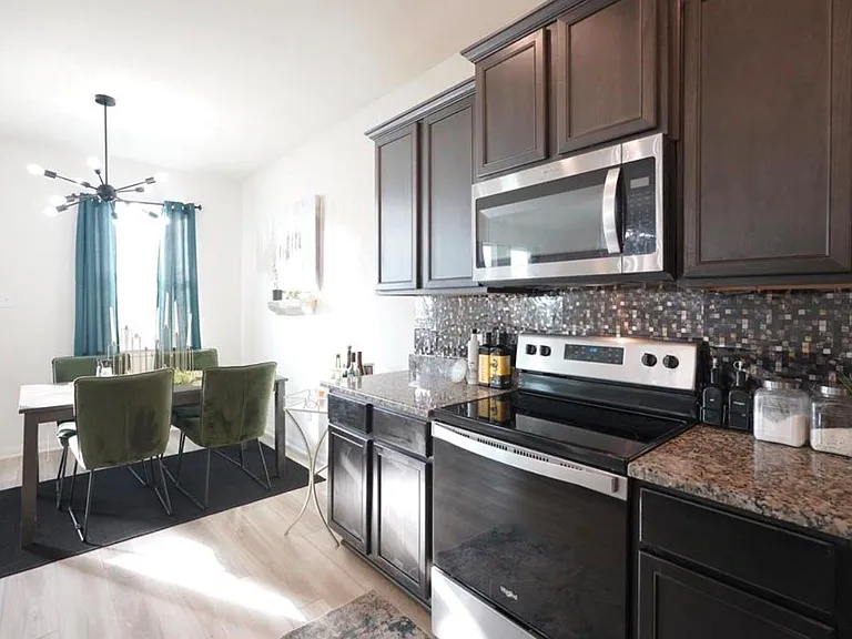 7943 Vacek Meadows Loop — Photo 13