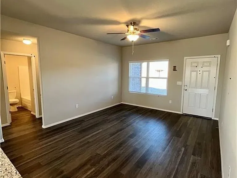 909 E Egret Rd — Photo 6