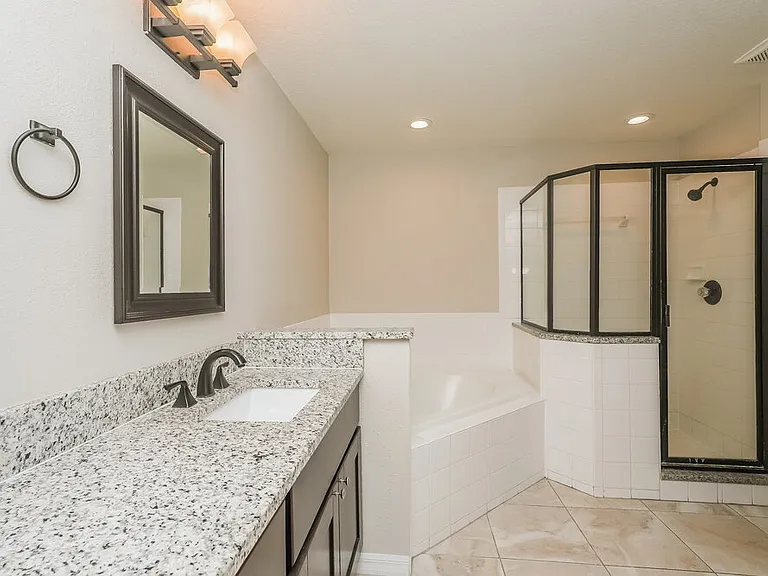7604 Wiltshire Park Pl — Photo 10