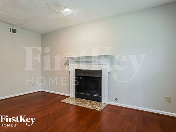 3rd image of 1406 Chelsea Downs Ln NE