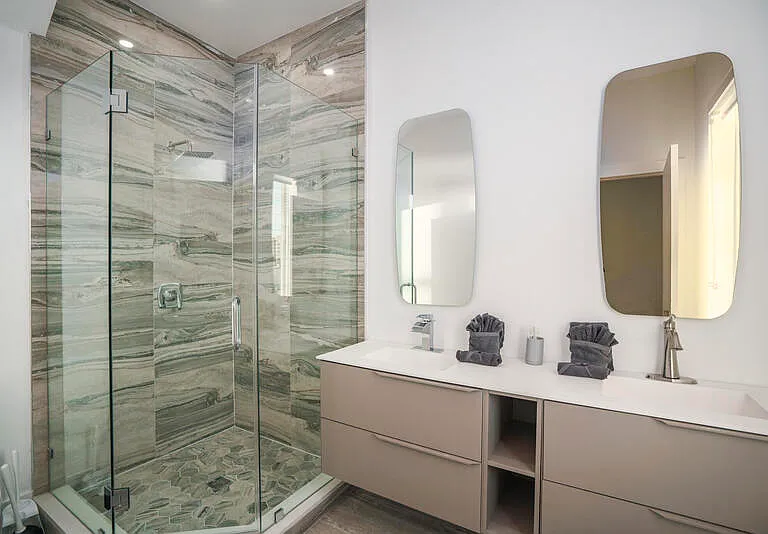 1006 N Riverside Dr — Photo 20