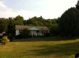 834 Fodderstack Rd, Flint Hill, VA 22627