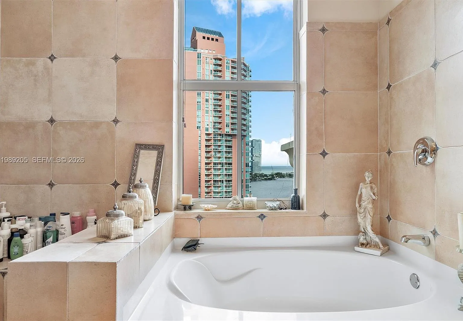 2 bed, 2497 sqft, $9,000 — Photo 3
