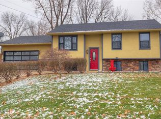 9120 Maplecrest Dr, Norwalk, IA 50211