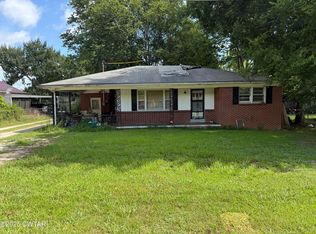107 Ash St, Bruceton, TN 38317