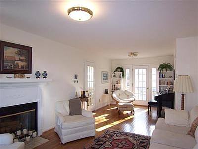 3rd image of 709 Wesleyan Dr