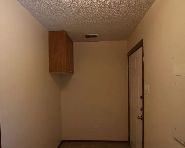 3211 S Donnybrook Ave — Photo 13