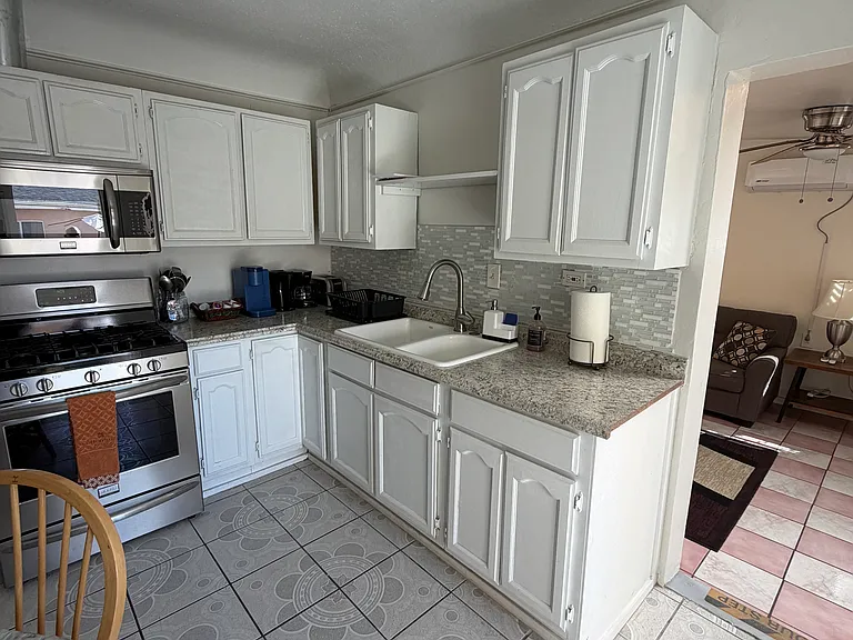 1050 Hyperion Ave #1052 — Photo 12