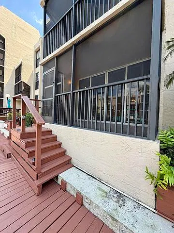 6 Royal Palm Way — Photo 1