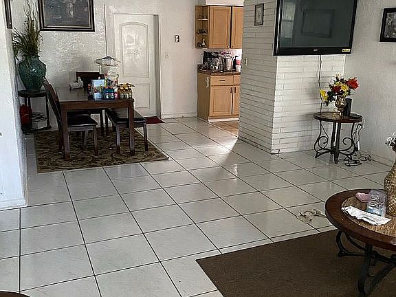 4th image of 2510 NW 27th St