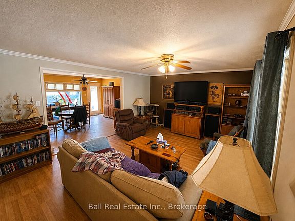4th image of 51 Cameron Rd