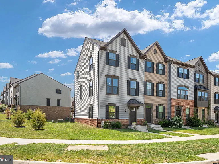 1000 Alum Spring Rd — Photo 37