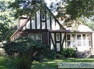 1057 40th St, Des Moines, IA 50311