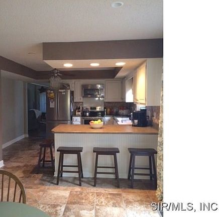 Kitchen Breakfast Bar