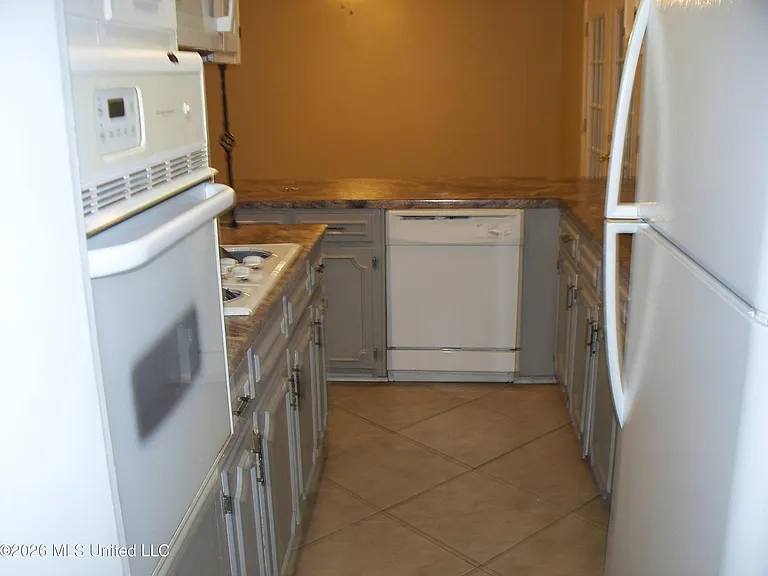 2712 Connor Dr — Photo 11