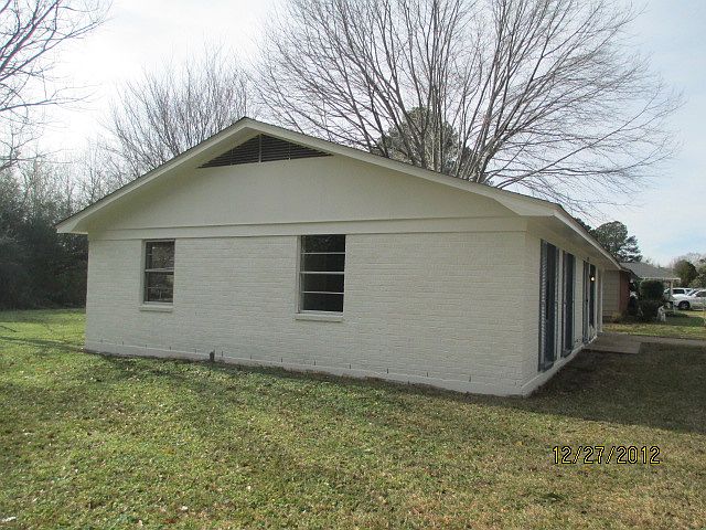 2nd image of 523 Hillview Dr