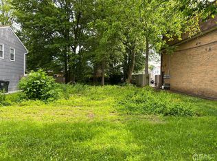 940 Green St, Iselin, NJ 08830