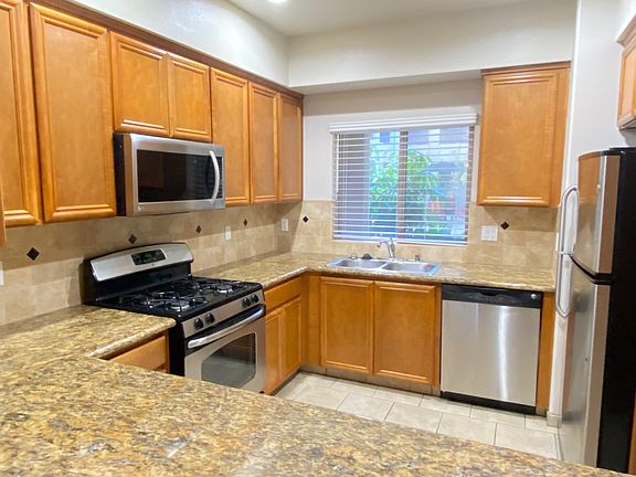 3rd image of 4241 Cahuenga Blvd Unit 108