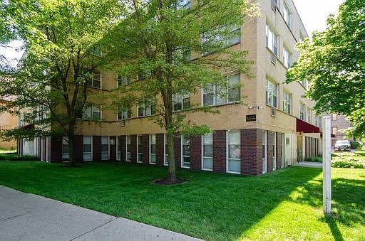 1st image of 1303 W Estes Ave APT 2E