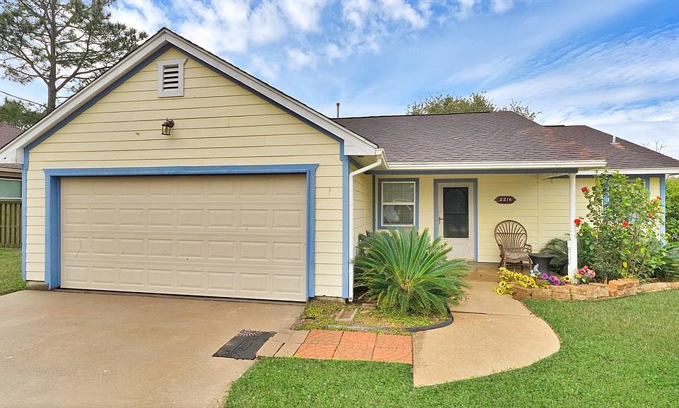 1st image of 2216 Shirley Ln