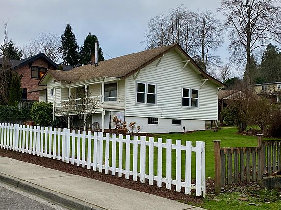 2nd image of 3206 Harborview Dr