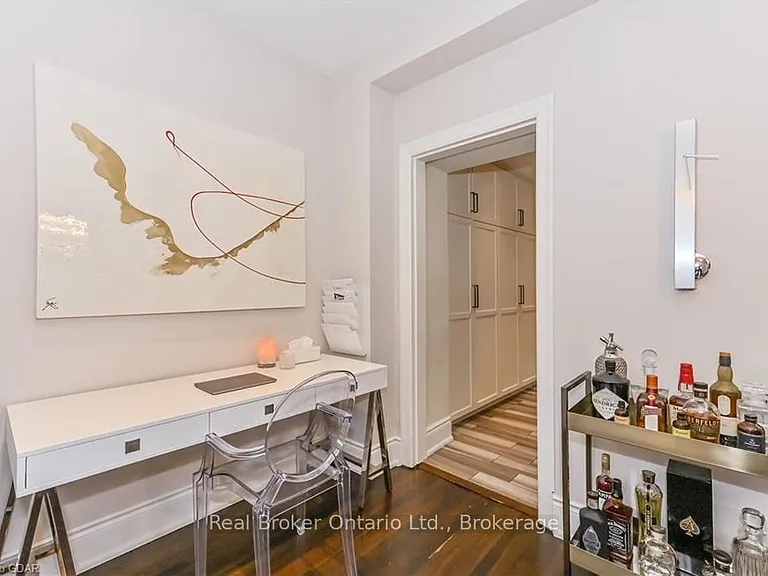 37 Meadowview Ave — Photo 10