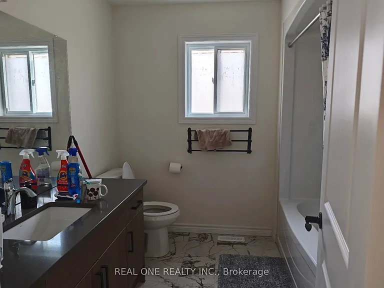1240 Emma Chase — Photo 10