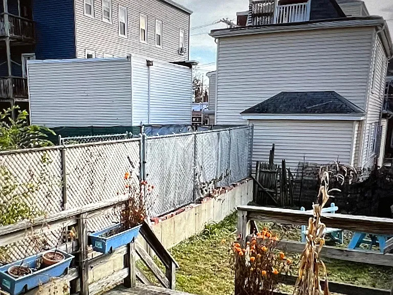 10 Clarendon Ave #1 — Photo 7