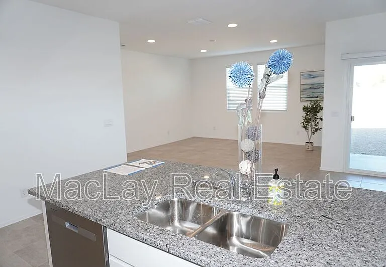 1164 W Chimes Tower Dr — Photo 24