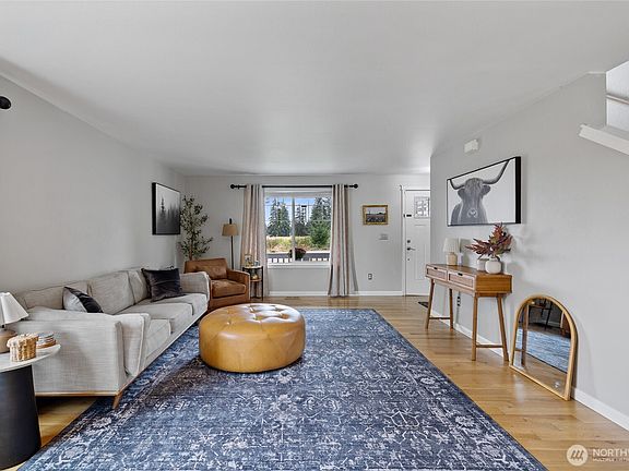 5th image of 9252 Carys Street SE