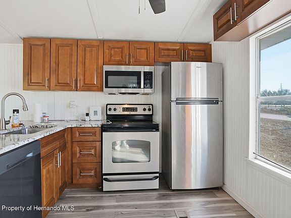 2nd image of 9727 Lake Dr