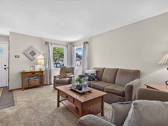 3rd image of 6109 S Neenah Ave