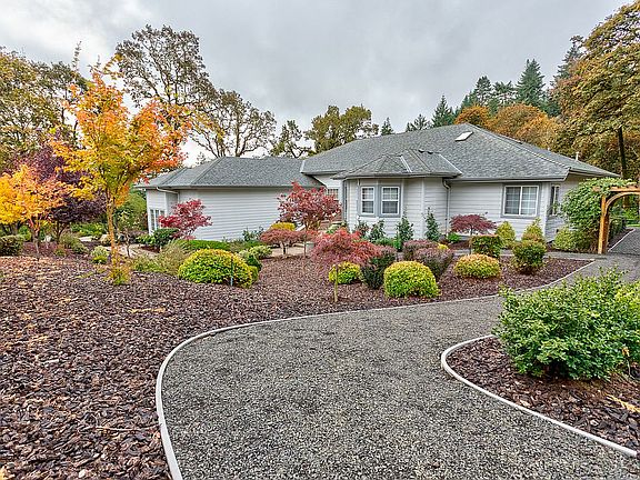 4th image of 6625 NW Burgundy Dr