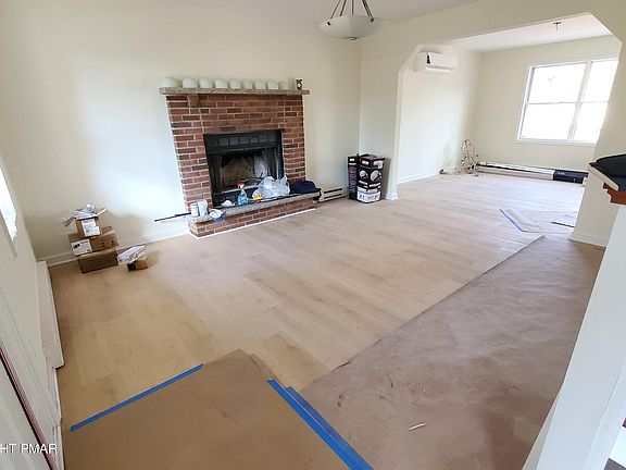 3rd image of 320 Canterbury Rd