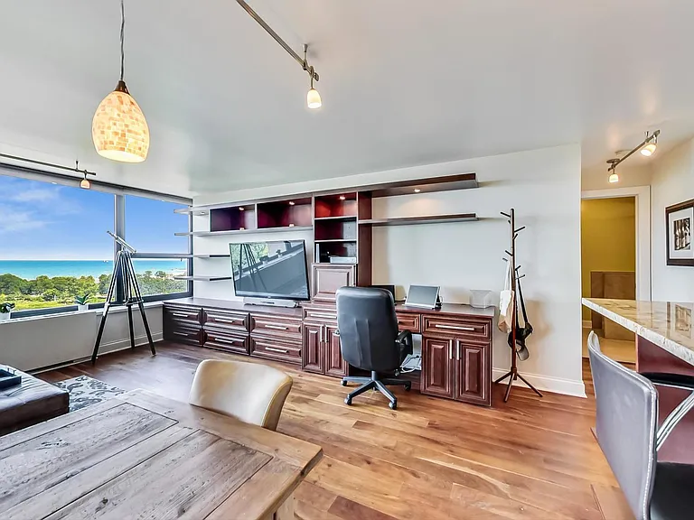 1850 N Clark St #1205 — Photo 5