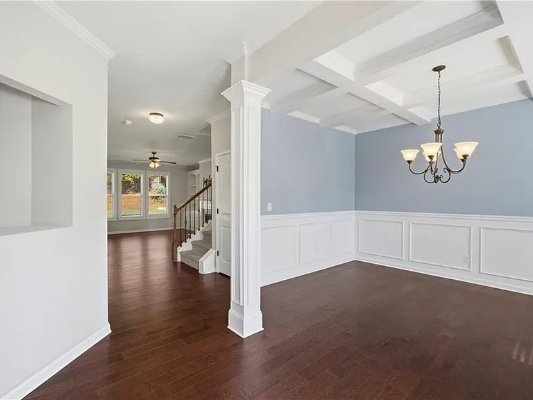 4910 Belcrest Way — Photo 6
