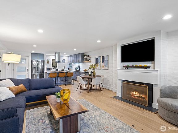 2nd image of 10921 #A Glen Acres Drive S #18A