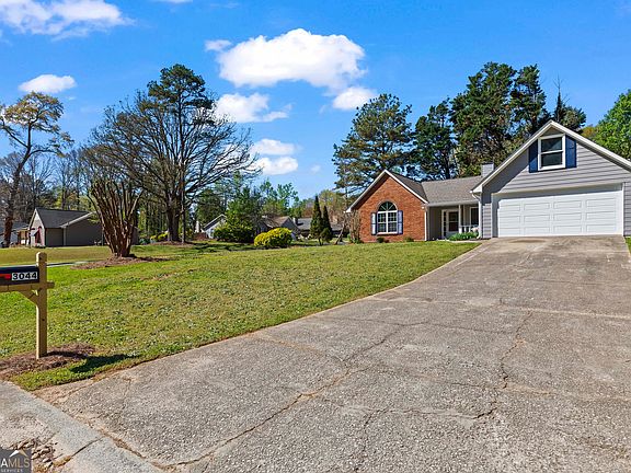 3rd image of 3044 Wildflower Ln