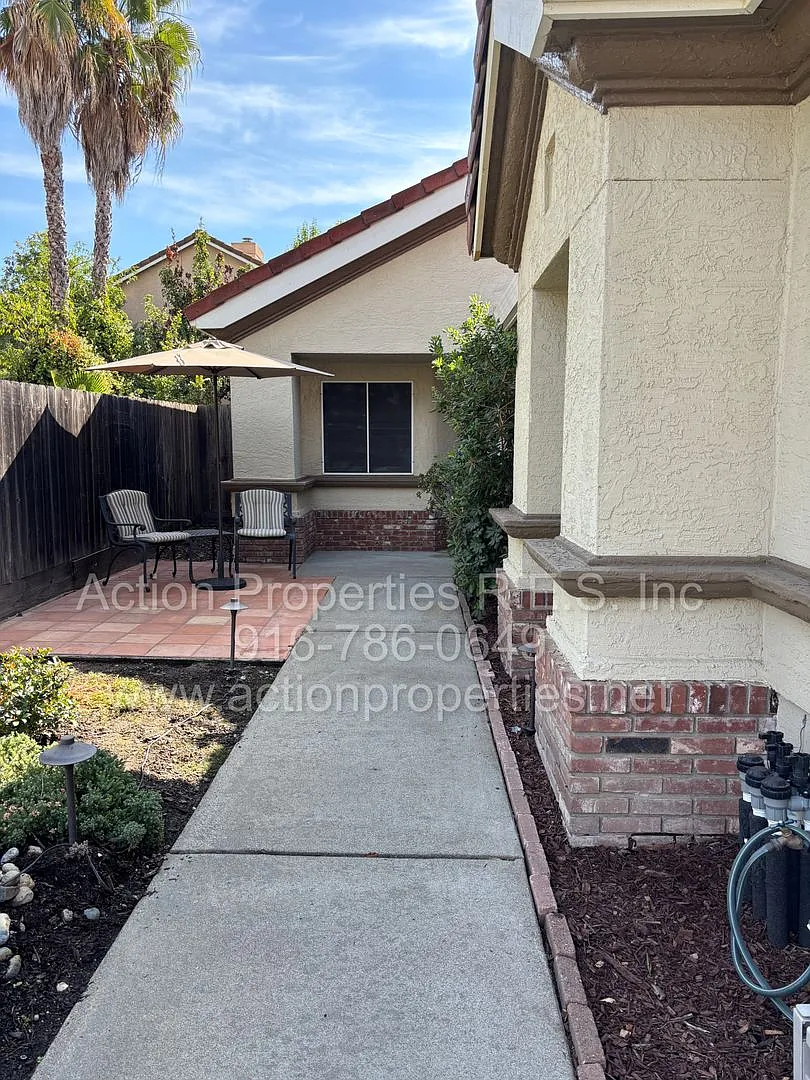West Roseville, Culde-Sac, Large Lot, Single Story, Large Yard, Covered Patio, 3 Bedroom, 2 Bathr... — Photo 2