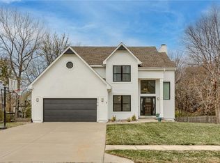 508 NE Agate Dr, Lees Summit, MO 64064