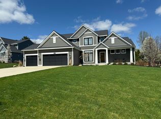 3975 Autumn Acres Dr, Rockford, MI 49341