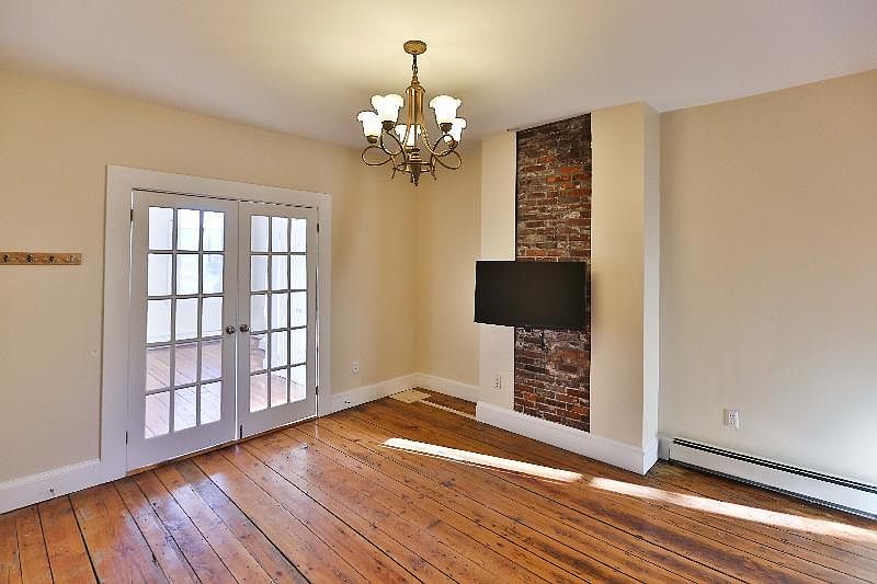 2nd image of 82 Bremen St #1G