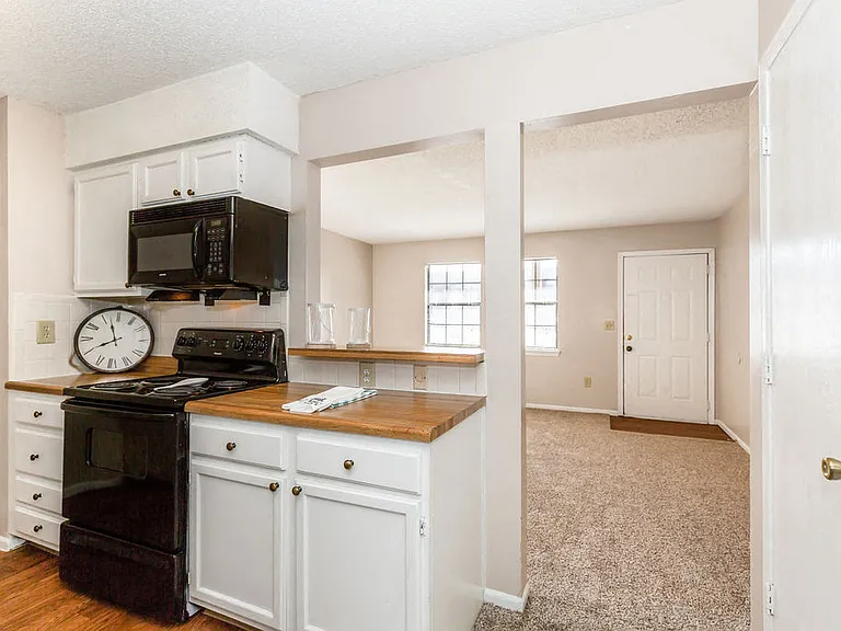 Classic Kitchen - 1 Bedroom
