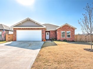331 Grove Ln, Centerton, AR 72713