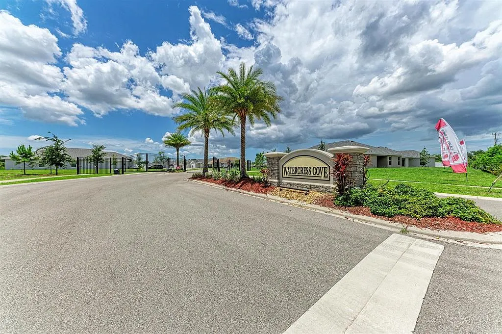 3 bed, 2.0 bath, 1485 sqft, $2,300 — Photo 3