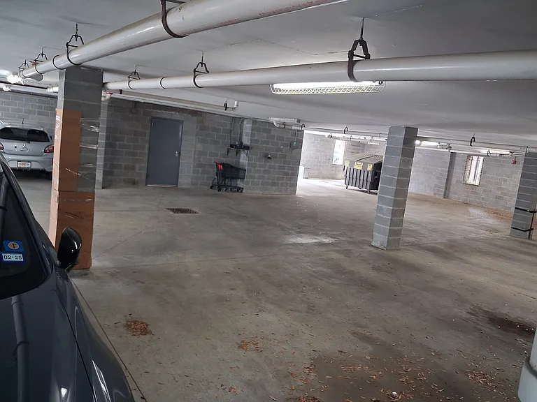 425 E McDonough St — Photo 15
