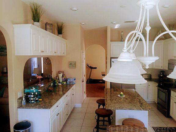 2nd image of 6 Ivey Ln