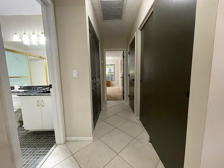 354 SW 28th Ave — Photo 23