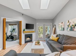 11211 Oregon Cir, Bloomington, MN 55438