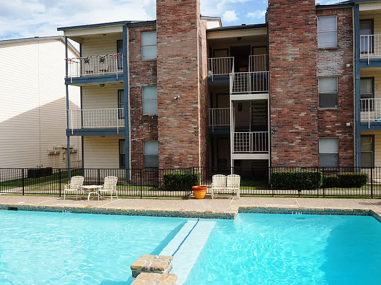 Easton Parc — Photo 2